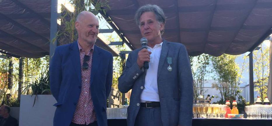 Alfred H&uuml;rmer, d&eacute;cor&eacute; de la m&eacute;daille des Arts et des Lettres